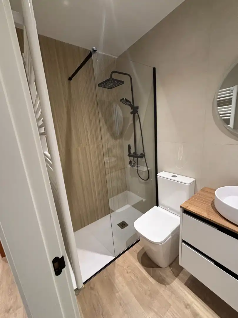 Badezimmer von Wohnung zur Miete in Salamanca mit Heizung, Möbliert und Ofen
