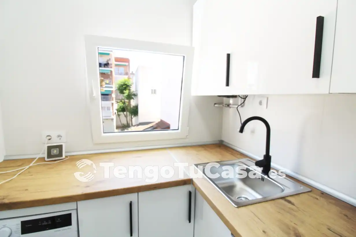 Kitchen of Flat for sale in Madrid  with Air Conditioner, Heating and Parquet flooring