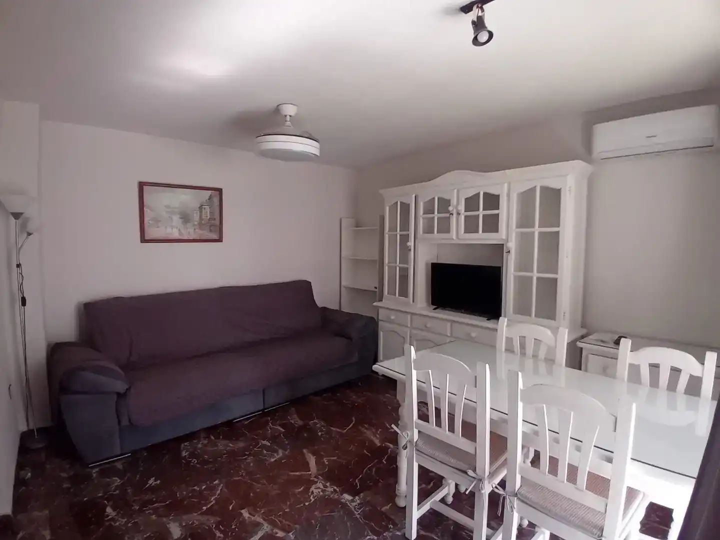 Wohnzimmer von Wohnung zur Miete in  Jaén Capital mit Klimaanlage, Terrasse und Schwimmbad