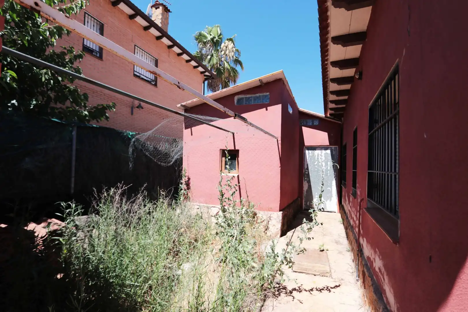 Vista exterior de Casa o chalet en venta en Escalona con Calefacción, Trastero y Piscina