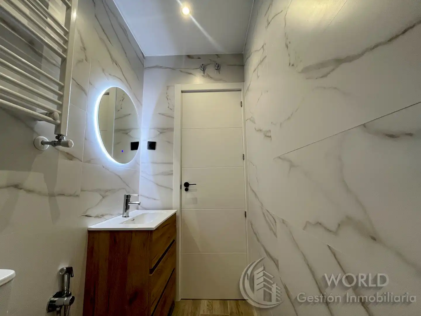 Badezimmer von Wohnung zum Verkauf in Madrid mit Klimaanlage, Heizung und Möbliert