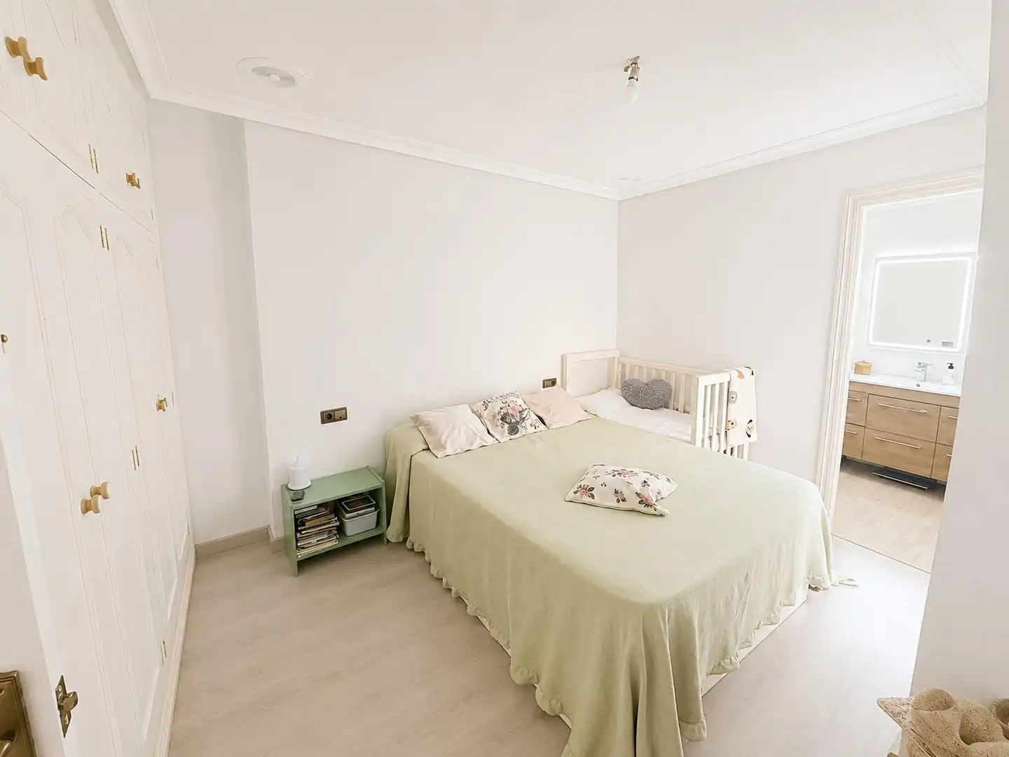 Habitación de Apartamento en venta en Elche / Elx con Aire acondicionado, Terraza y Trastero