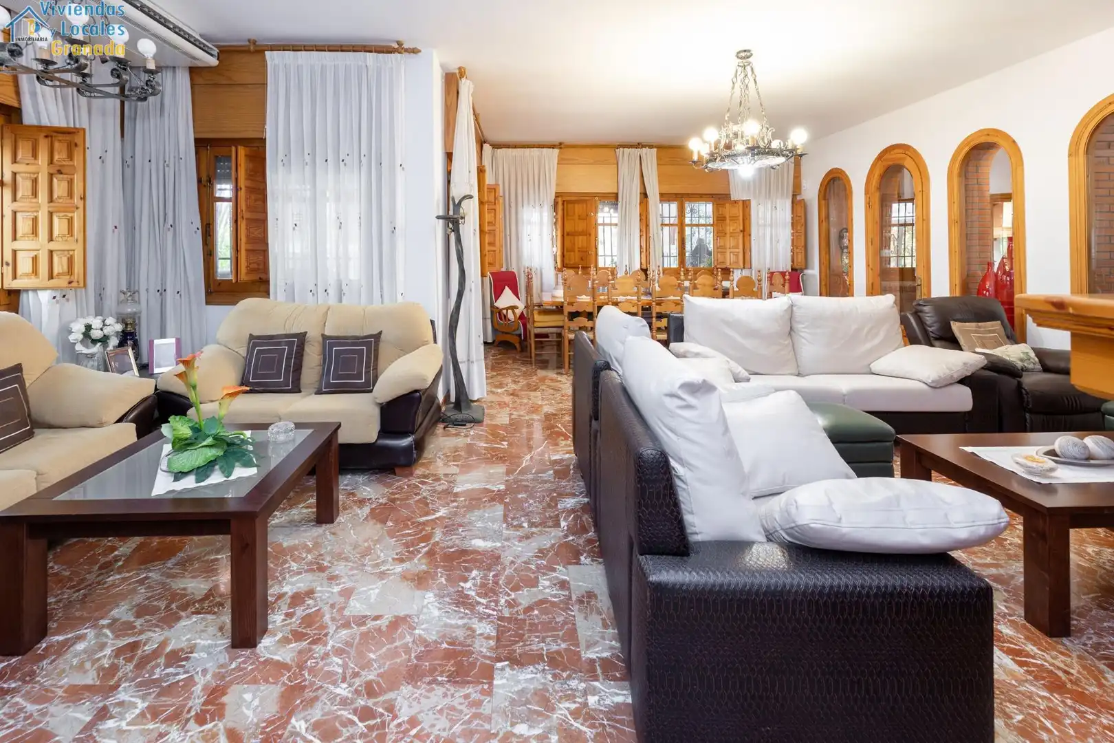 Sala de estar de Casa o chalet en venta en Granada con Aire acondicionado, Jardín privado y Trastero