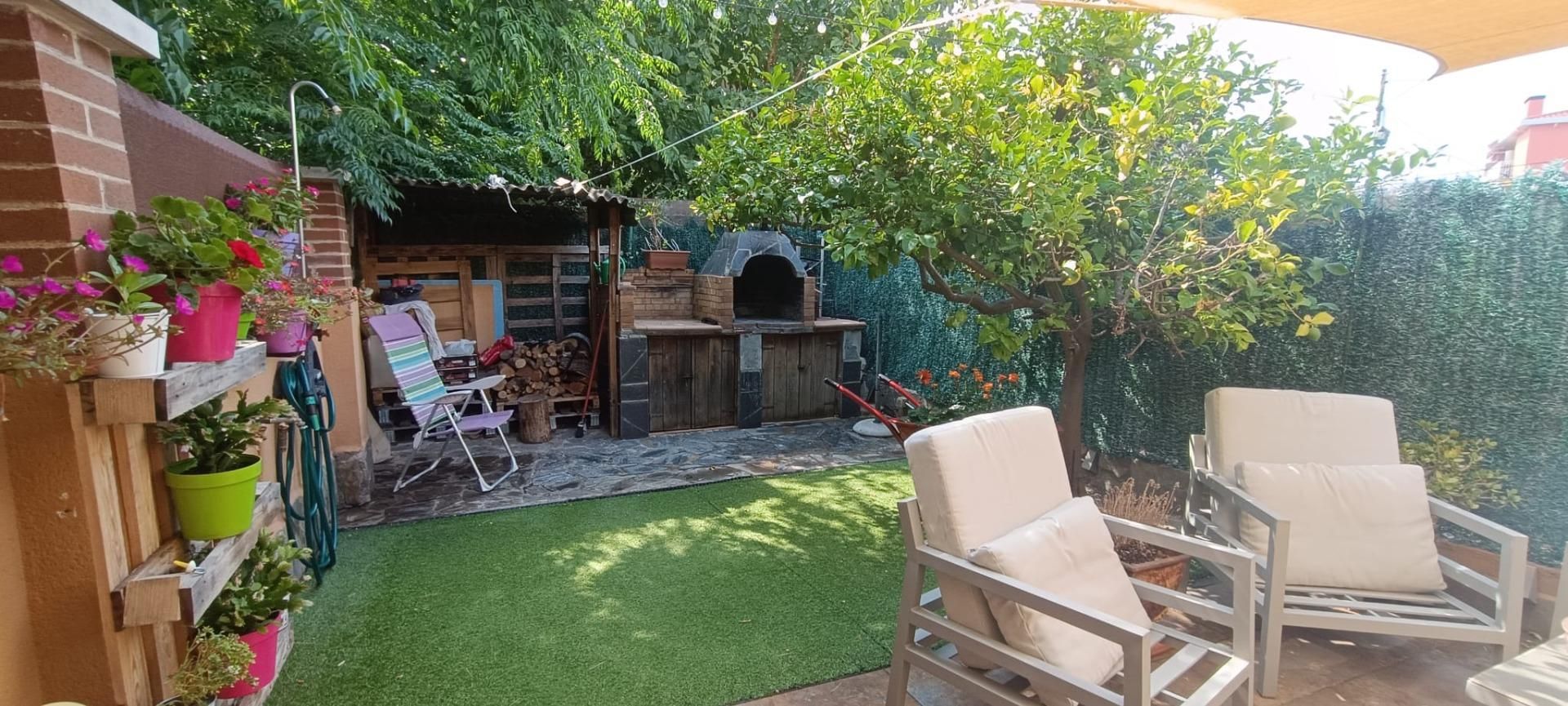 Garden of Single-family semi-detached for sale in Banyeres del Penedès  with Air Conditioner, Private garden and Terrace