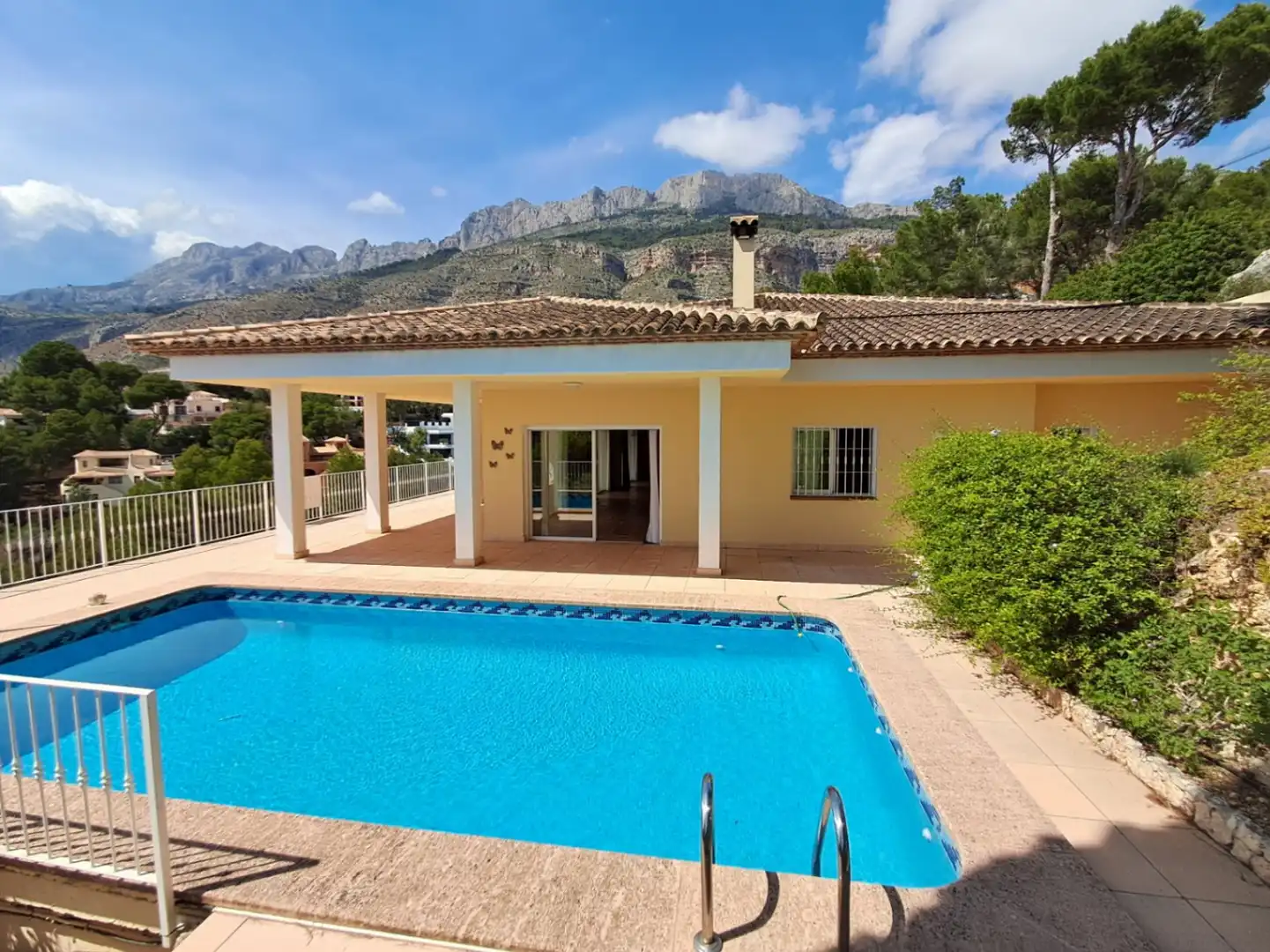Vista exterior de Casa o chalet en venta en Altea con Aire acondicionado, Calefacción y Jardín privado