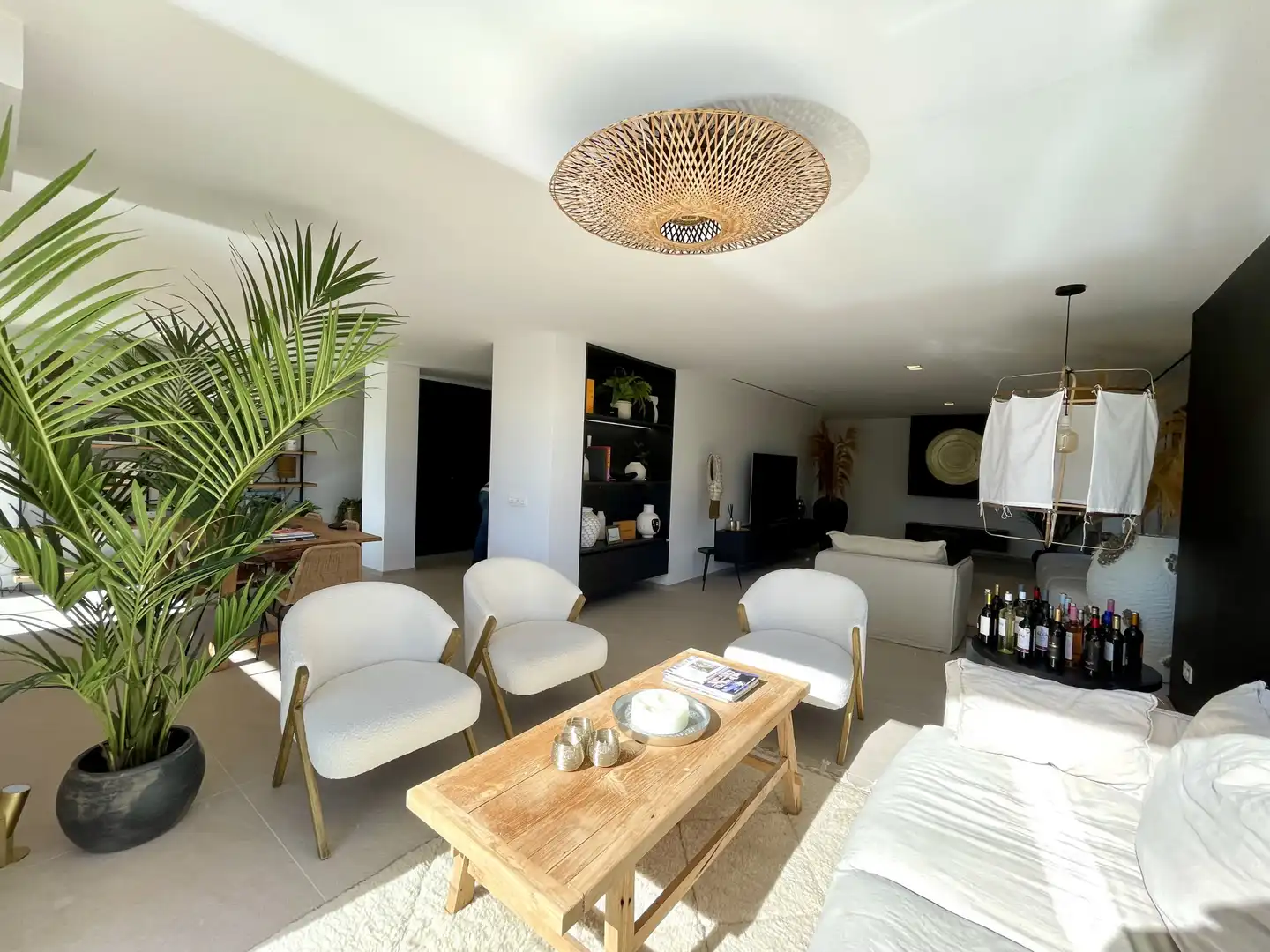 Sala de estar de Apartamento en venta en Sotogrande con Aire acondicionado, Piscina y Balcón