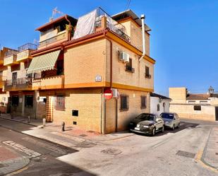 Exterior view of Single-family semi-detached for sale in  Granada Capital  with Air Conditioner, Terrace and Balcony