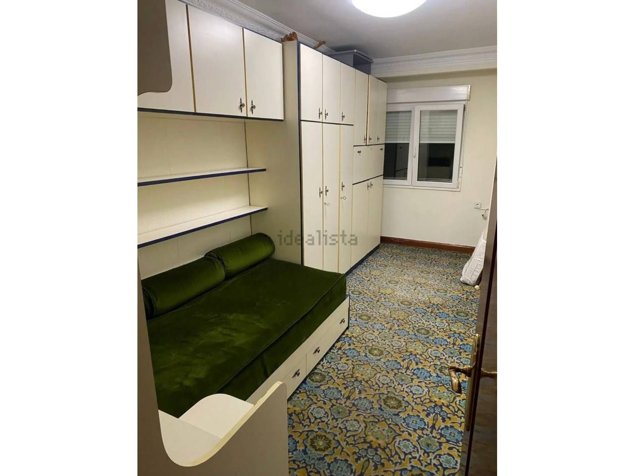 Habitación de Piso en venta en Gijón  con Calefacción, Parquet y Amueblado