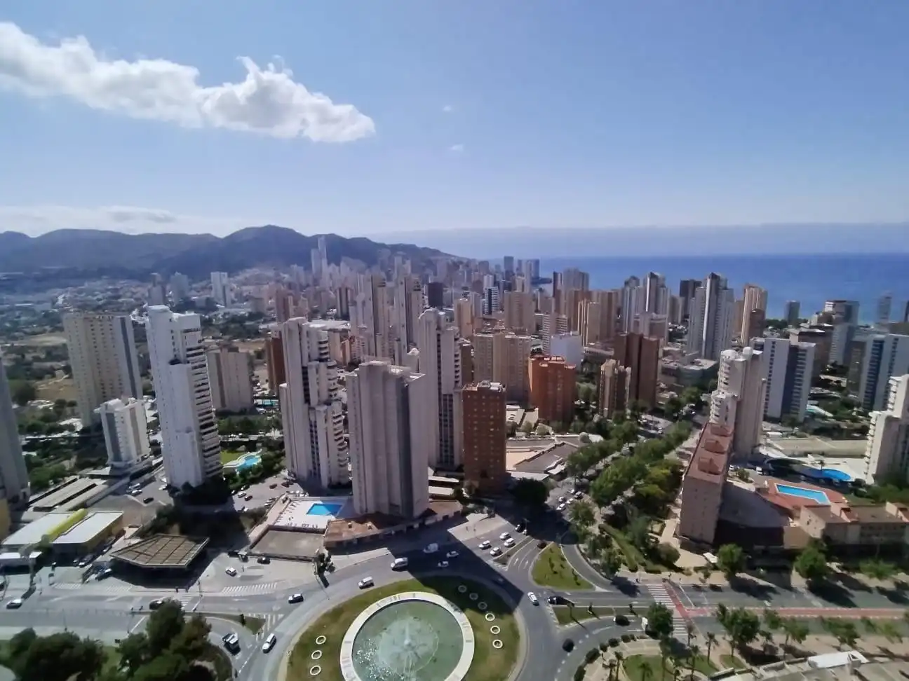 Vista exterior de Pis en venda en Benidorm amb Aire condicionat, Moblat i Piscina comunitària