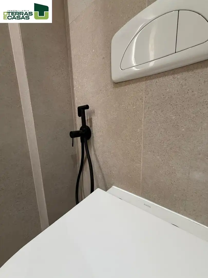 Badezimmer von Wohnung zum Verkauf in A Illa de Arousa 