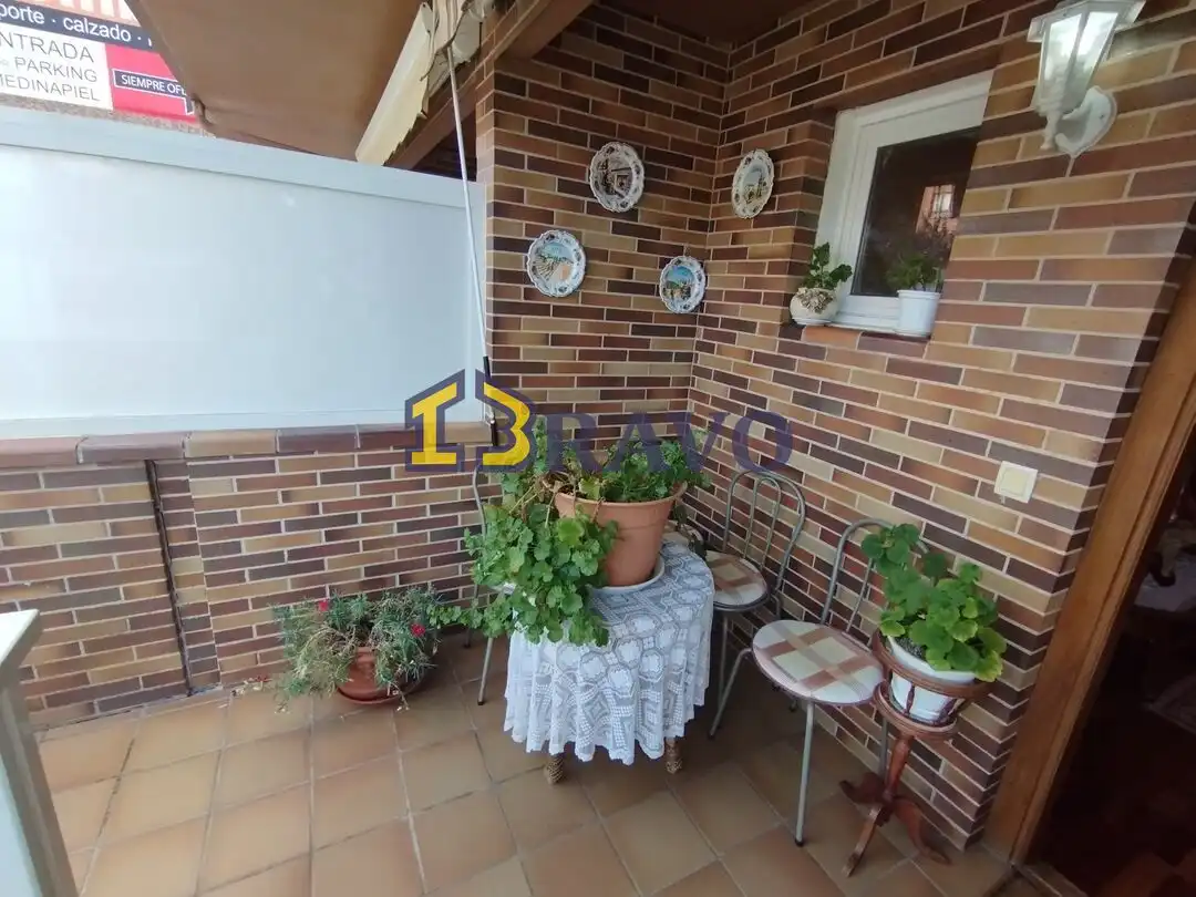 Terraza de Casa adosada en venta en Medina de Pomar con Calefacción, Jardín privado y Terraza