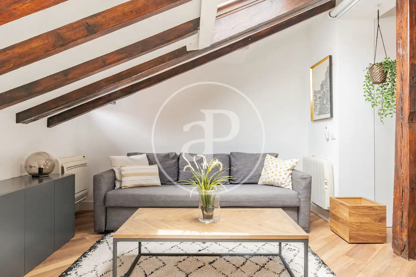 Wohnzimmer von Dachboden zum Verkauf in Madrid mit Klimaanlage, Heizung und Abstellraum