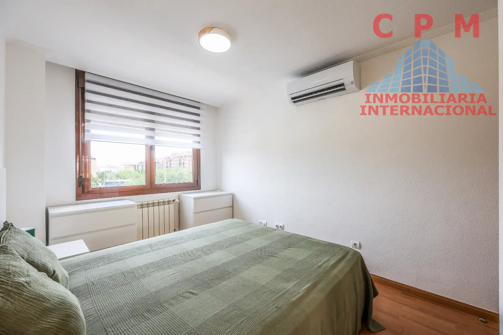 Schlafzimmer von Wohnung zur Miete in Madrid mit Klimaanlage, Heizung und Parkett