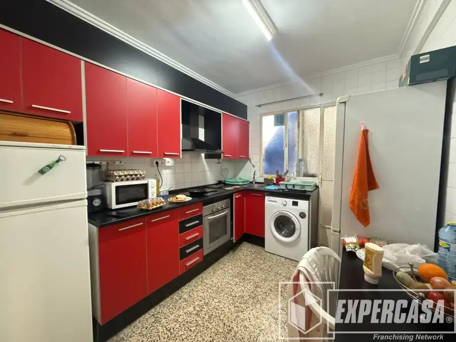 Room in Calle Nueve de Ocubtre, 5, Casco Antiguo