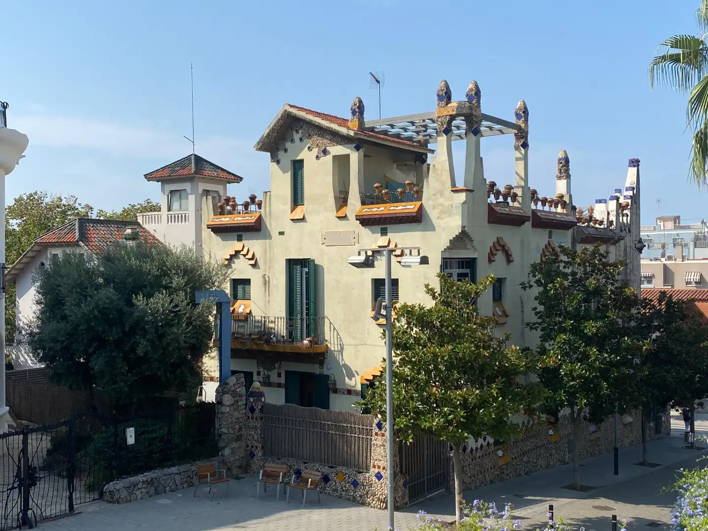 Vista exterior de Garatge en venda en Sant Joan Despí