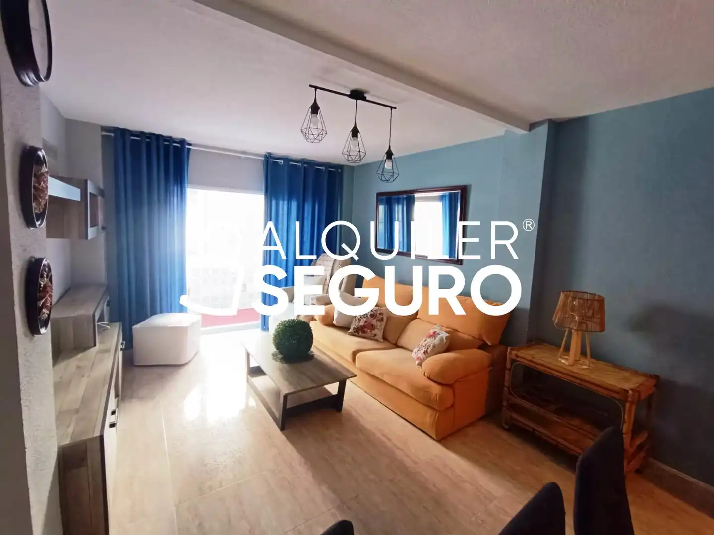 Sala d'estar de Pis de lloguer en Leganés amb Calefacció i Moblat
