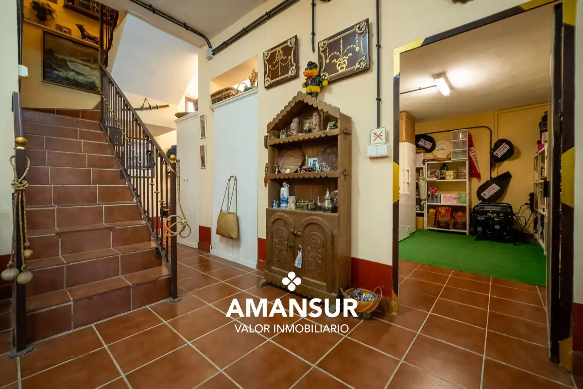 Chalet con piscina en venta en Avenida del Almendro, imagen 100