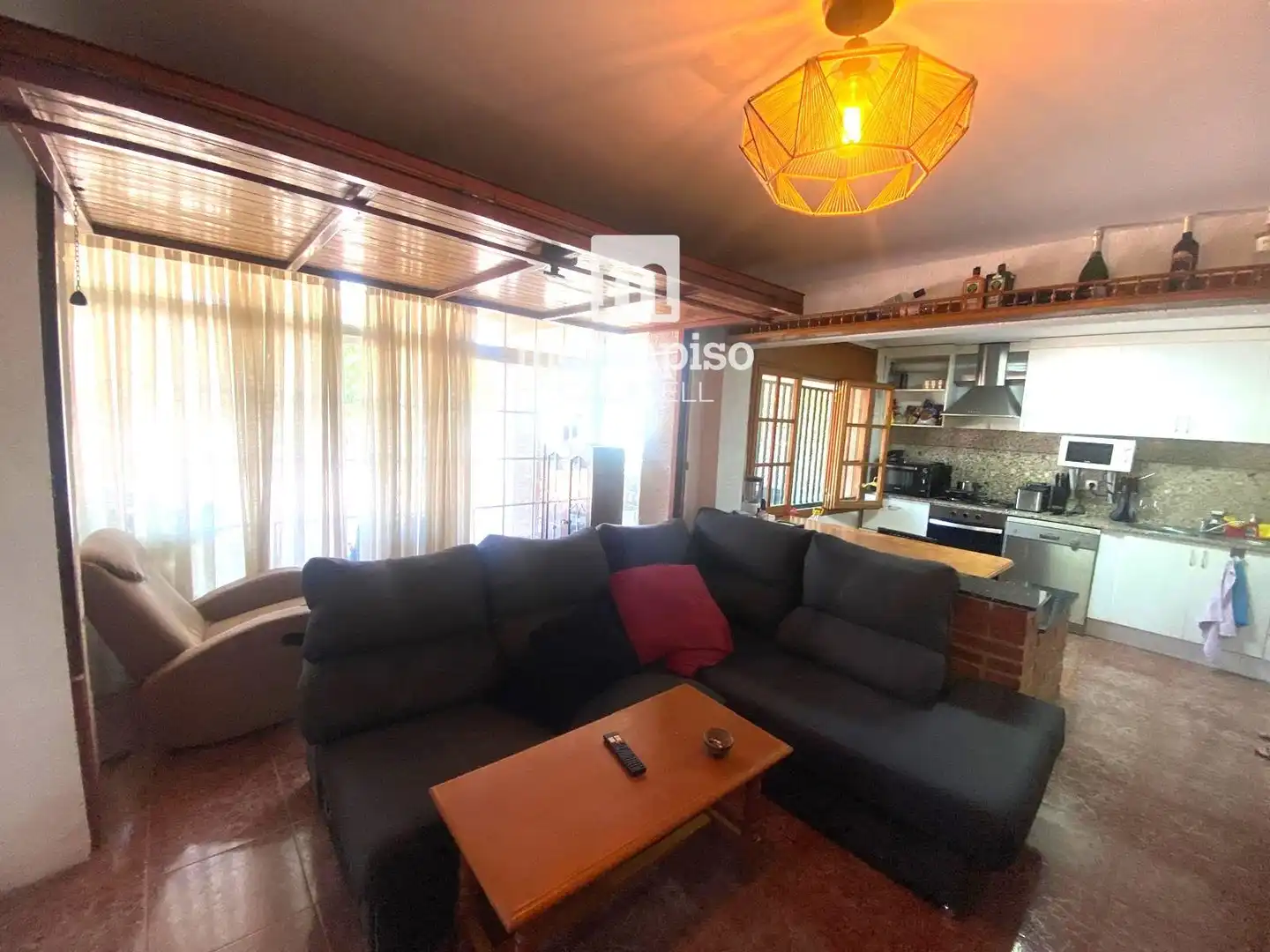 Sala d'estar de Casa o xalet en venda en Cunit amb Jardí privat, Terrassa i Traster