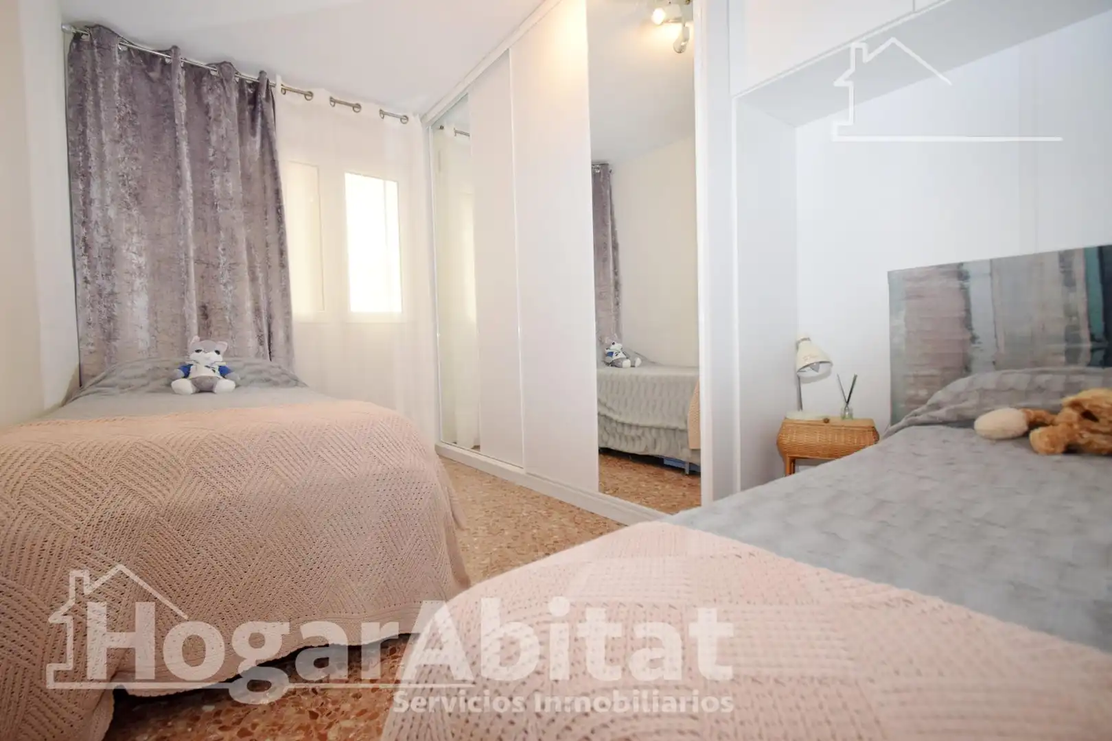 Habitación de Piso en venta en Paterna con Calefacción