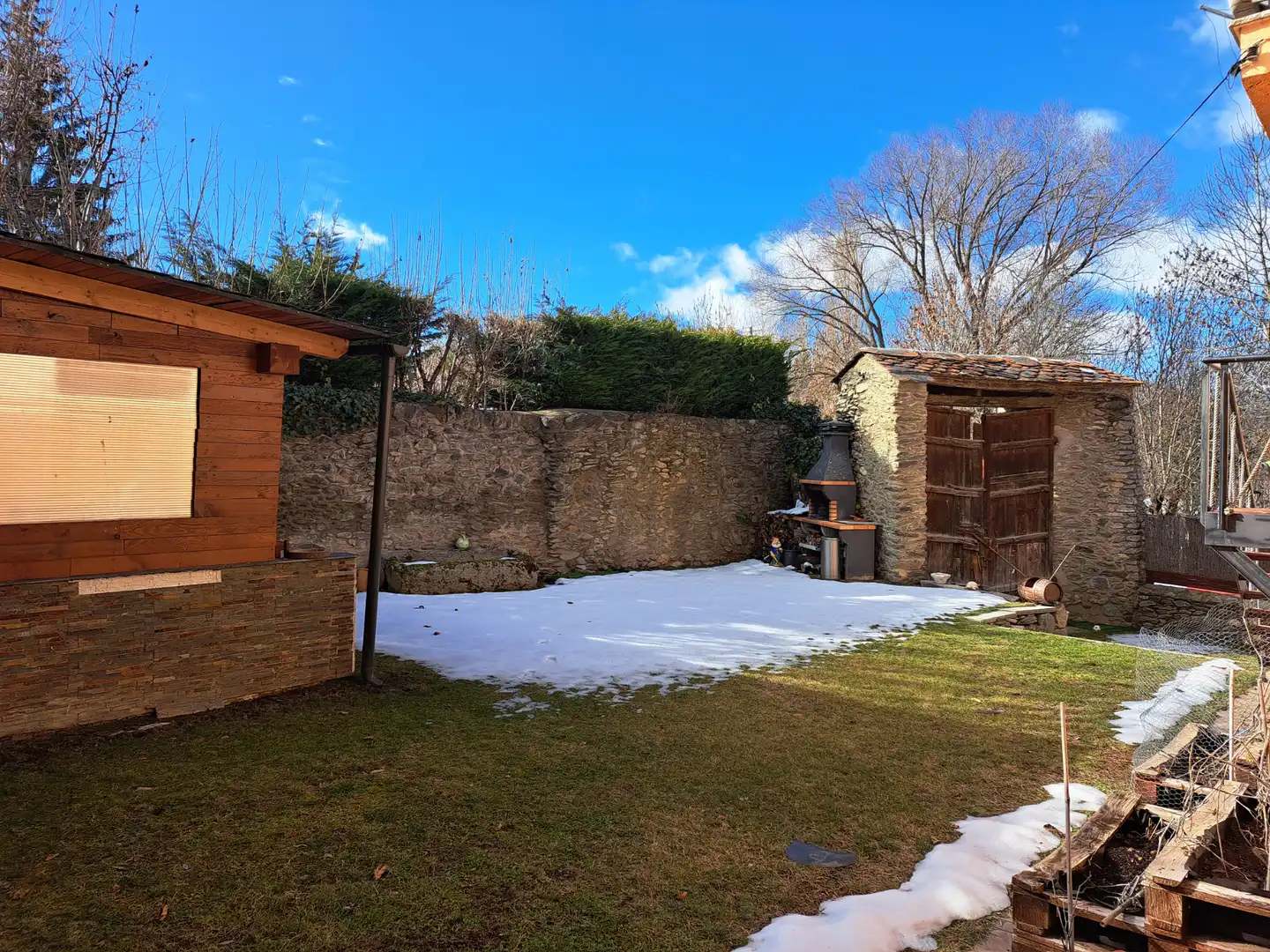 Jardí de Casa o xalet en venda en Fontanals de Cerdanya amb Calefacció, Terrassa i Moblat