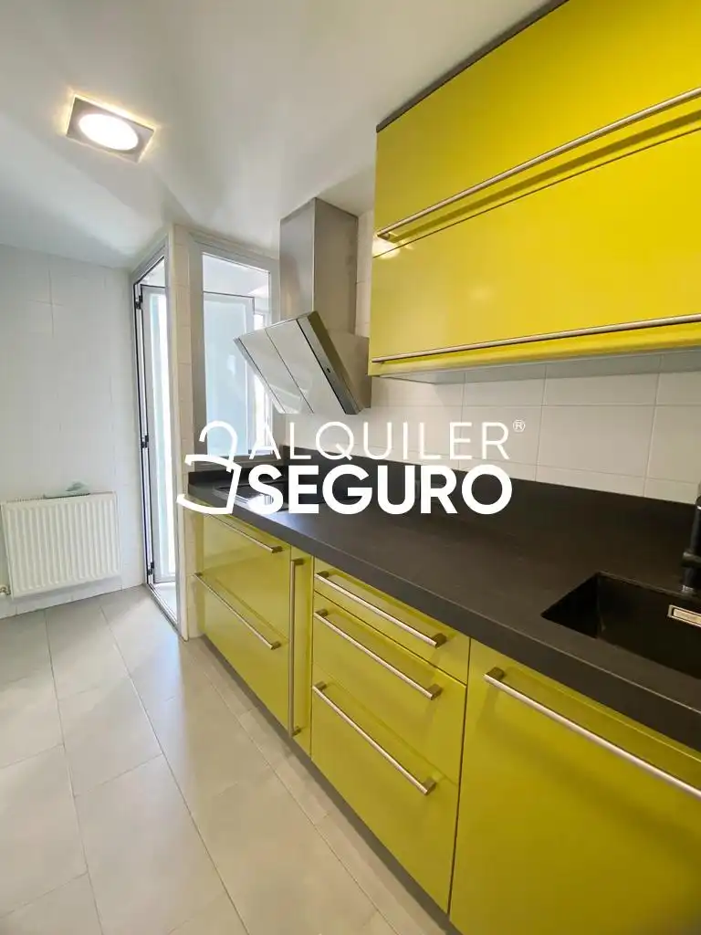 Kitchen of Flat for rent in Madrid  with Air Conditioner, Heating and Terrace