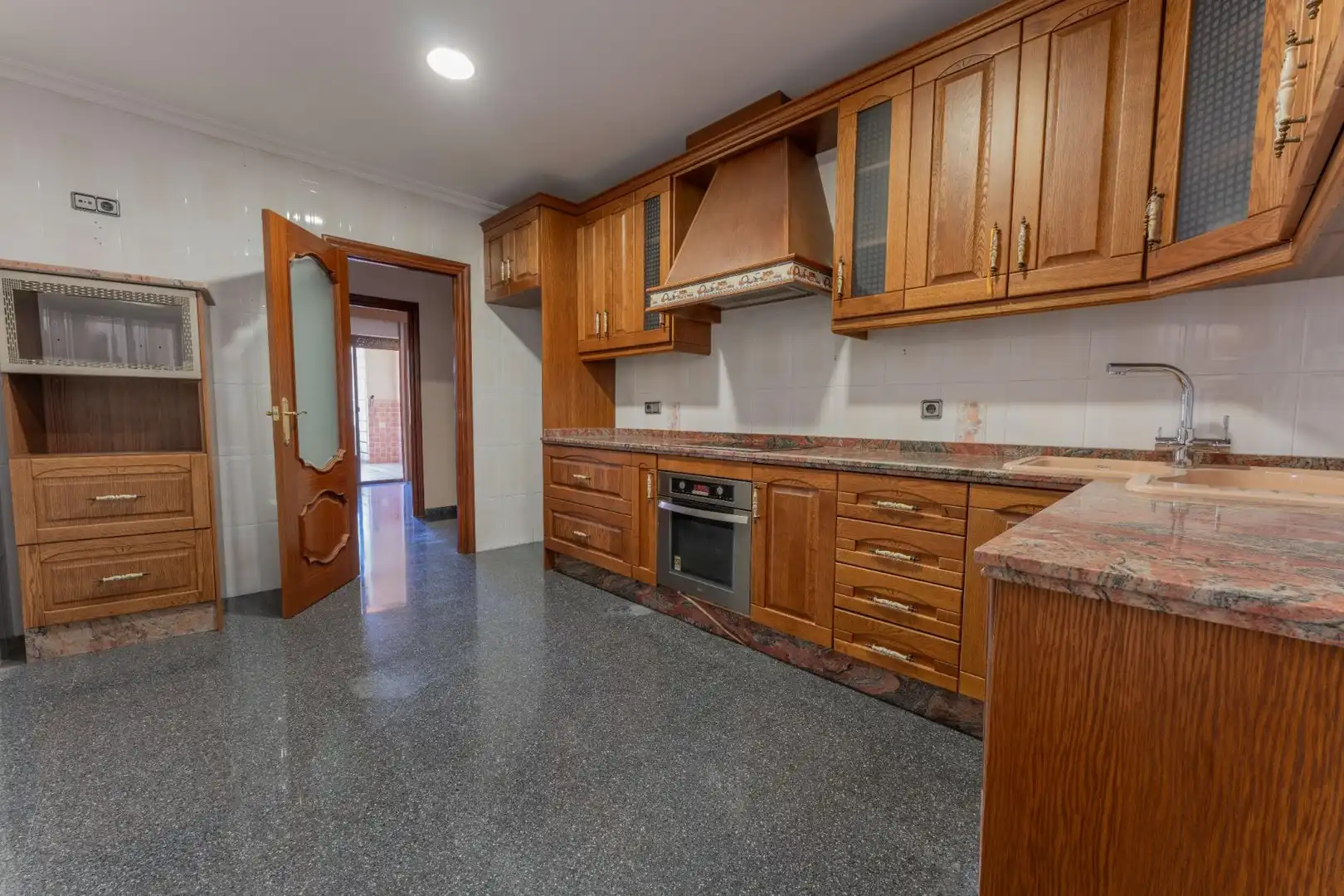 Kitchen of Flat for sale in Albatera  with Balcony