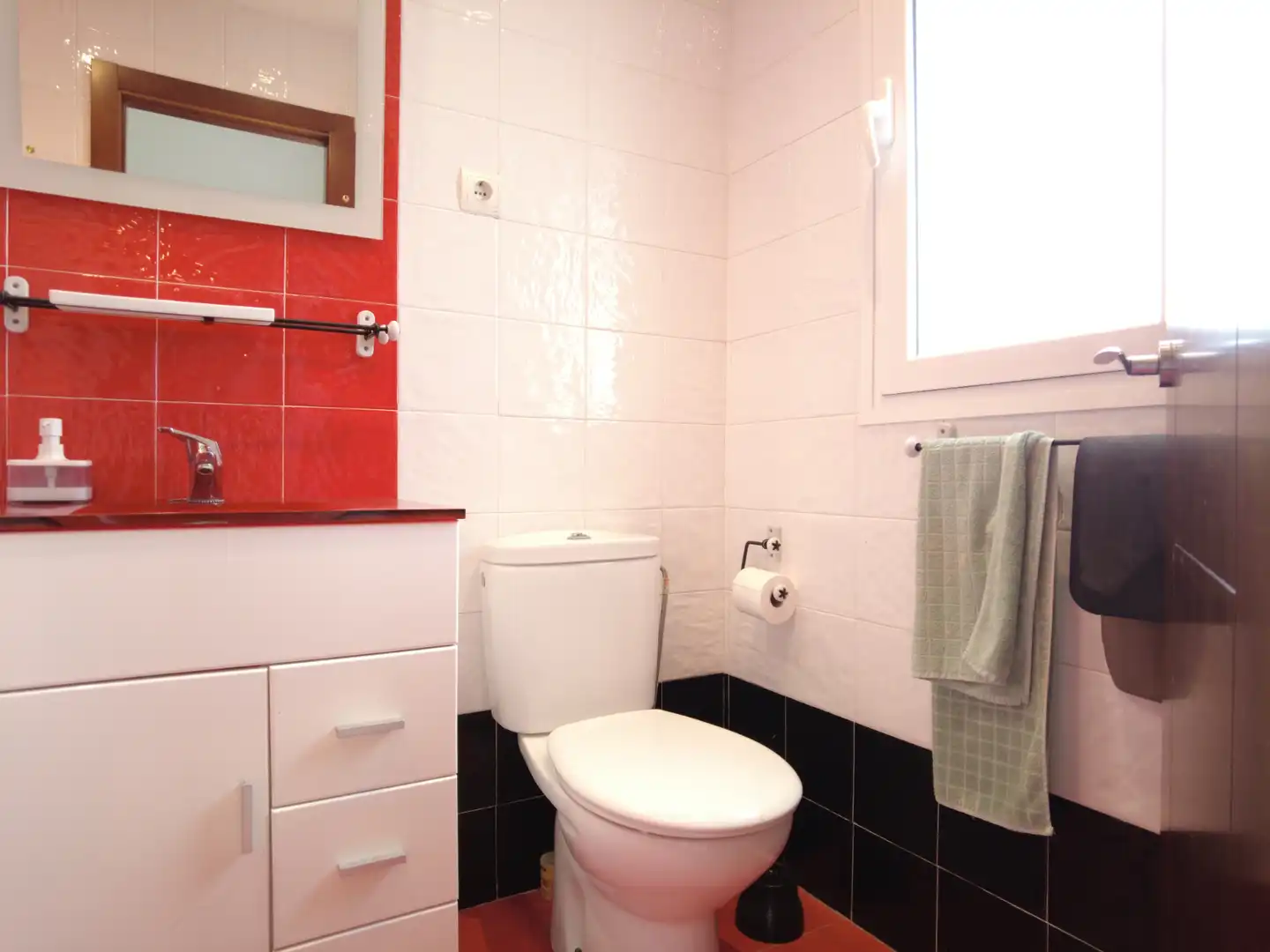Bany de Casa adosada en venda en Estepona amb Jardí privat, Terrassa i Moblat