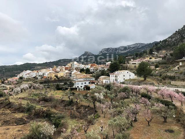 Casa-chalet en Venta en Carrer Tossalet en Confrides