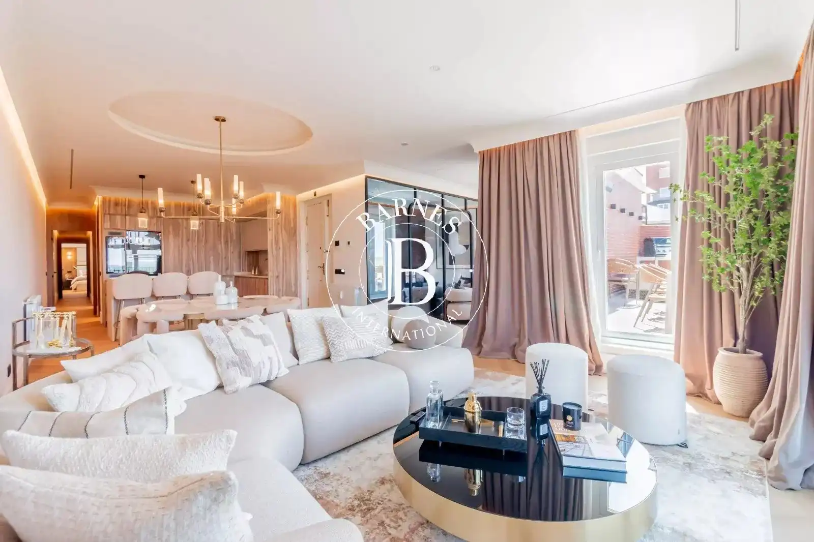 Living room of Flat for rent in  Madrid Capital  with Air Conditioner, Heating and Terrace