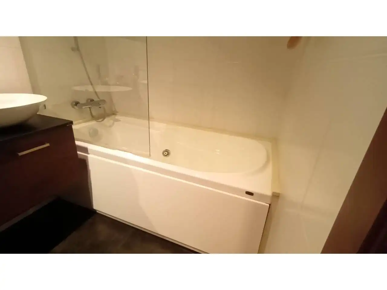 Bany de Pis en venda en Almazora / Almassora amb Aire condicionat, Terrassa i Traster