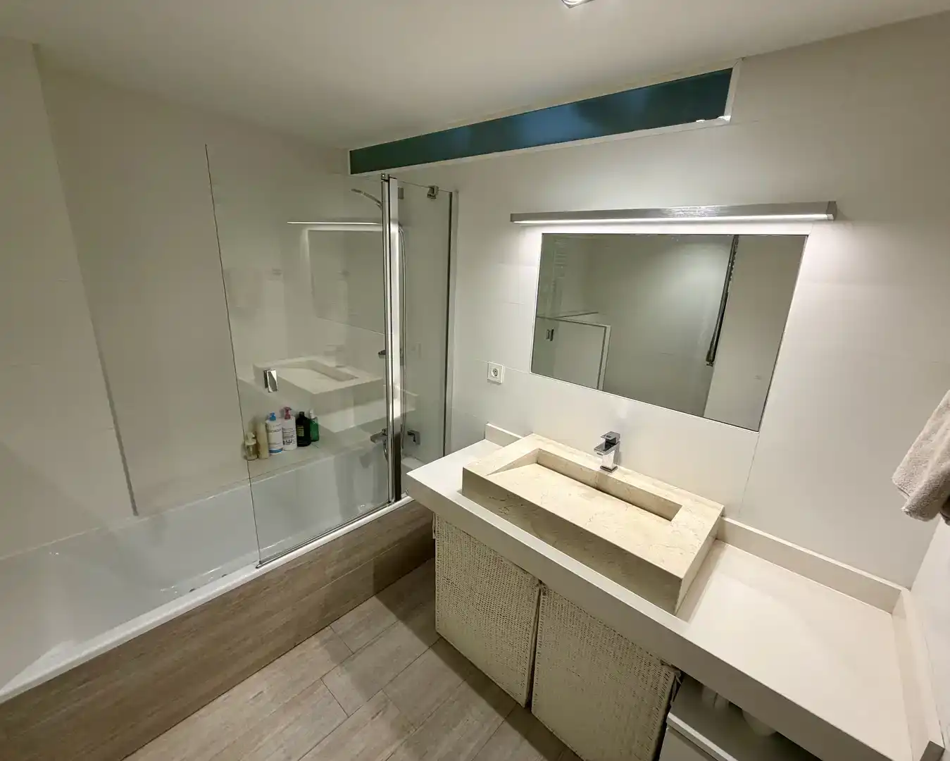 Baño de Piso en venta en Alicante / Alacant con Aire acondicionado