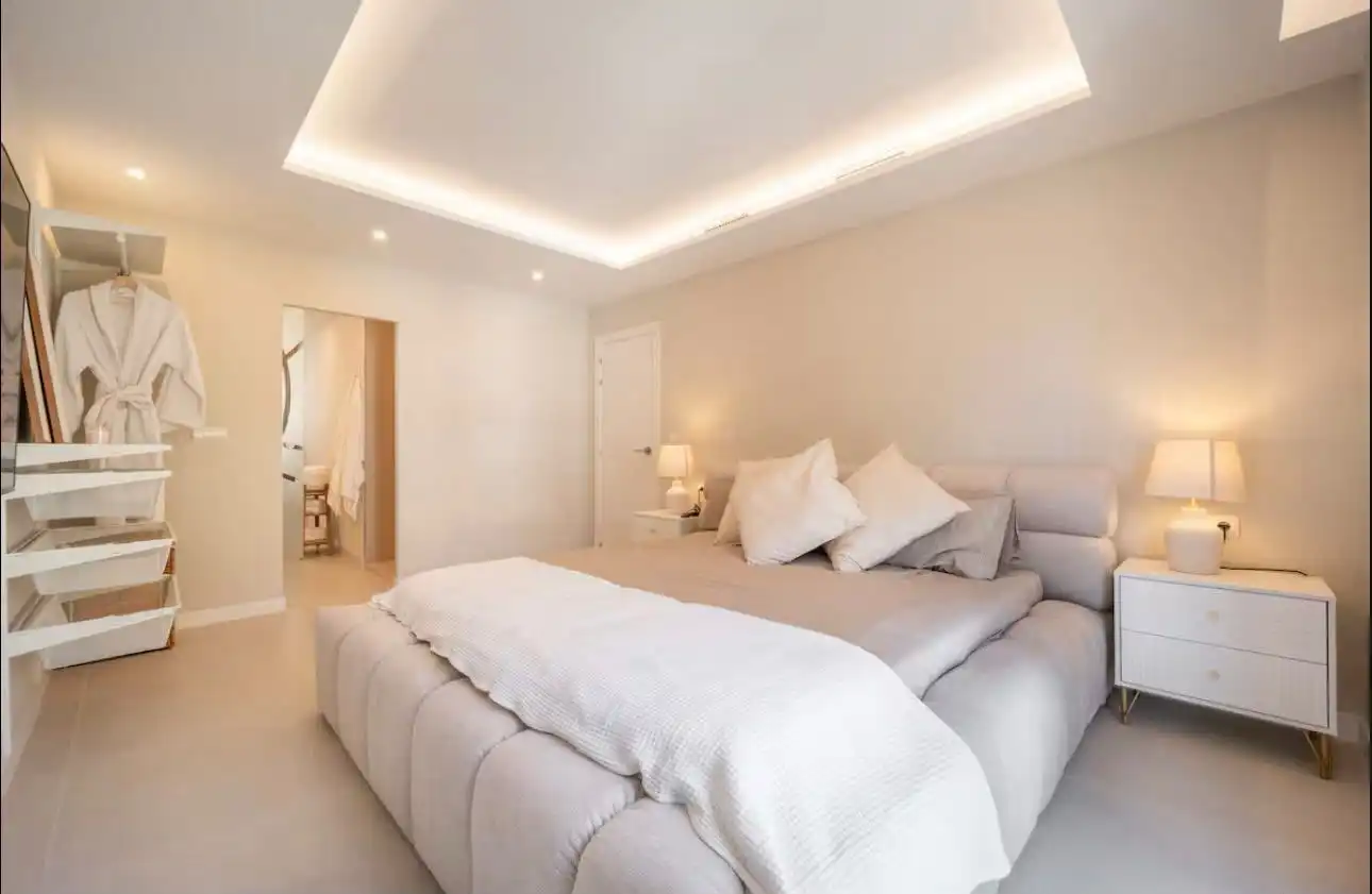 Bedroom of Attic for rent in Nueva Andalucía