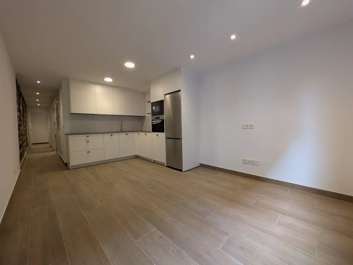 Cocina de Piso en venta en Errenteria con Horno, Lavadora y Microondas