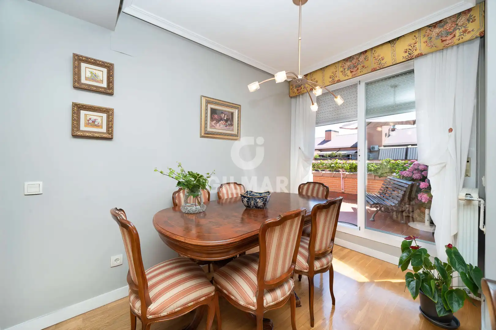 Comedor de Ático en venta en Madrid con Calefacción, Jardín privado y Trastero