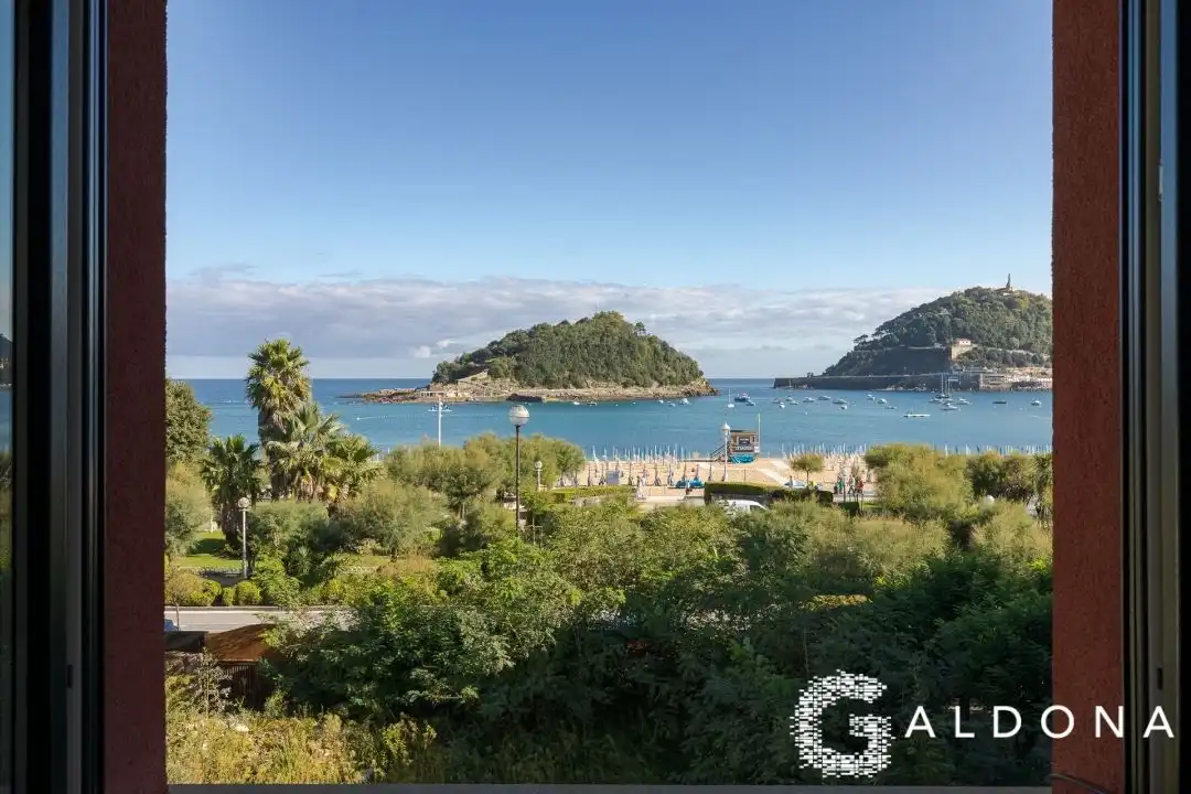Jardí de Casa o xalet en venda en Donostia - San Sebastián  amb Calefacció, Jardí privat i Terrassa