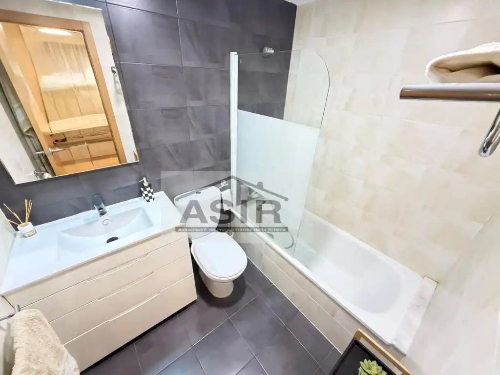 Baño de Piso en venta en Alzira con Terraza