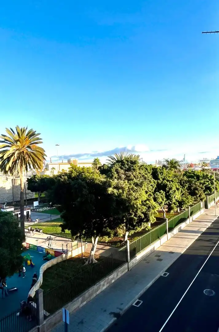 Vista exterior de Pis de lloguer en Las Palmas de Gran Canaria amb Moblat