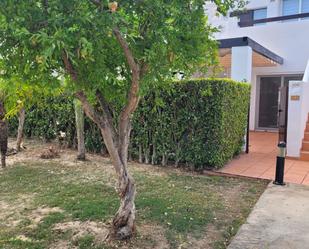 Jardí de Casa adosada en venda en Alhama de Murcia amb Aire condicionat, Terrassa i Balcó