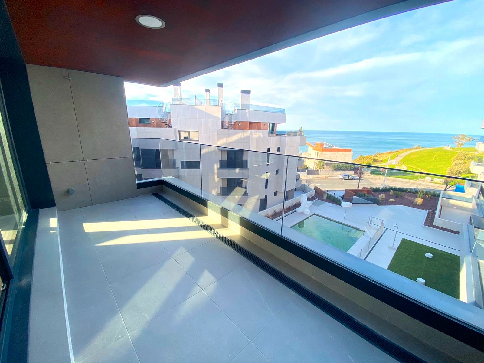 Terrasse von Wohnung zum Verkauf in Castro-Urdiales mit Heizung, Parkett und Terrasse