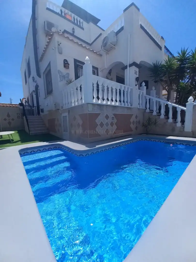 Piscina de Casa o chalet en venta en Orihuela con Aire acondicionado, Calefacción y Trastero
