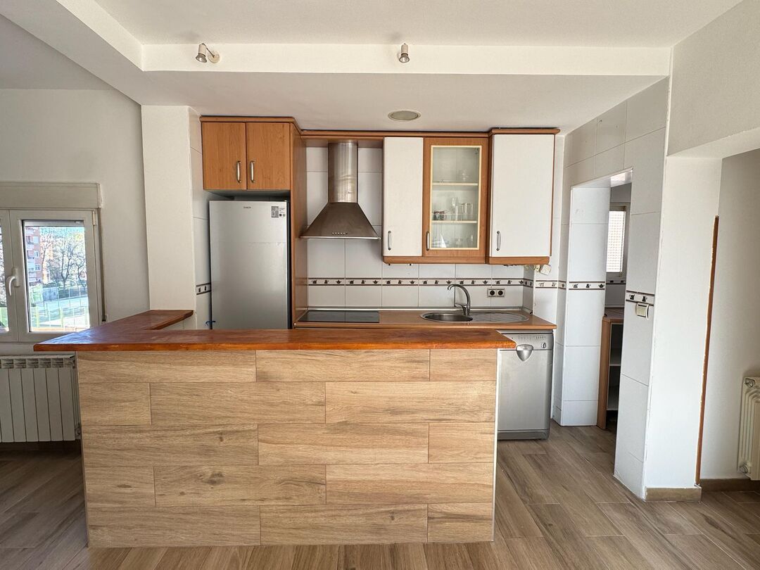 Kitchen of Flat for rent in  Madrid Capital  with Air Conditioner and Heating