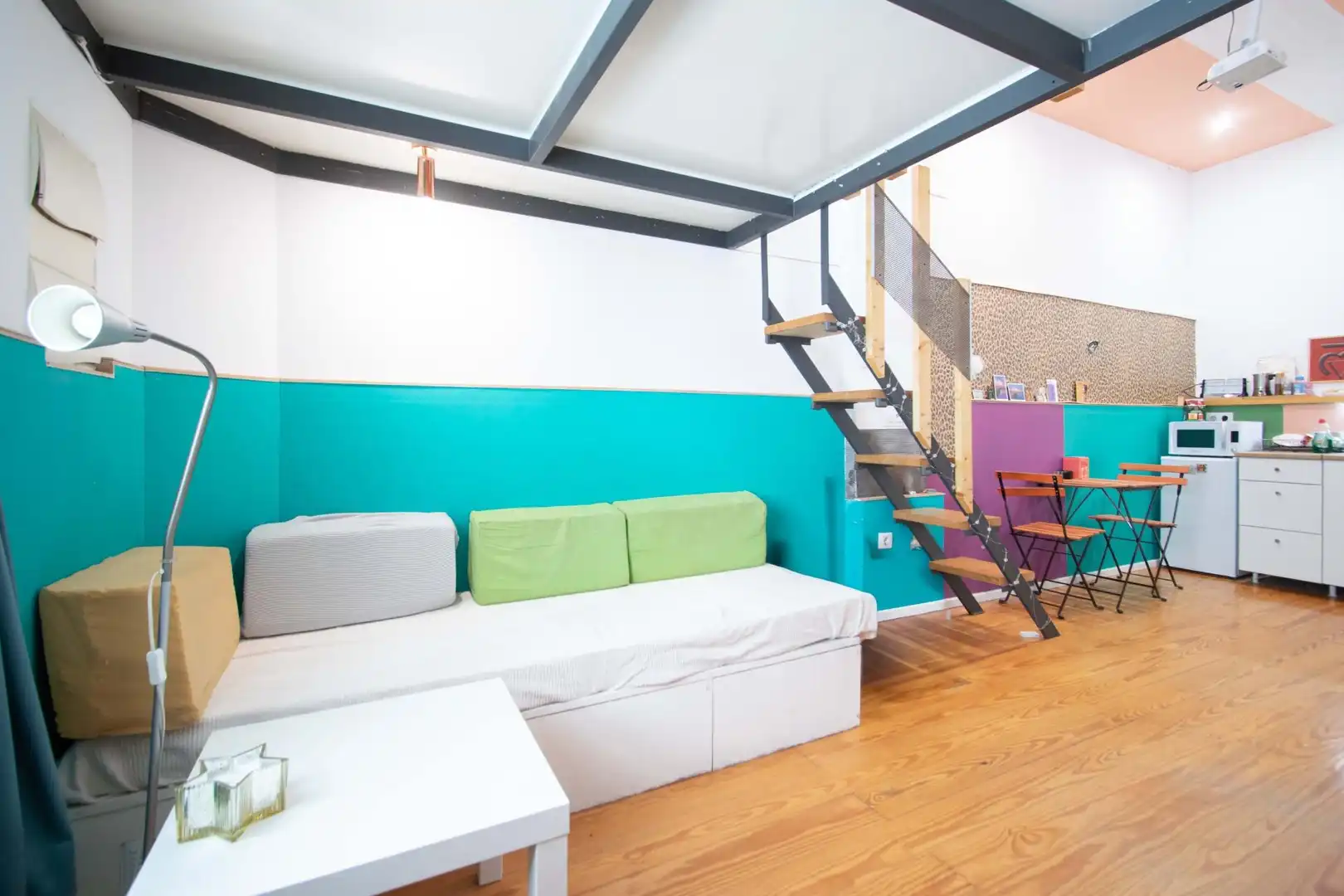 Sala d'estar de Casa o xalet en venda en Sevilla amb Aire condicionat i Balcó