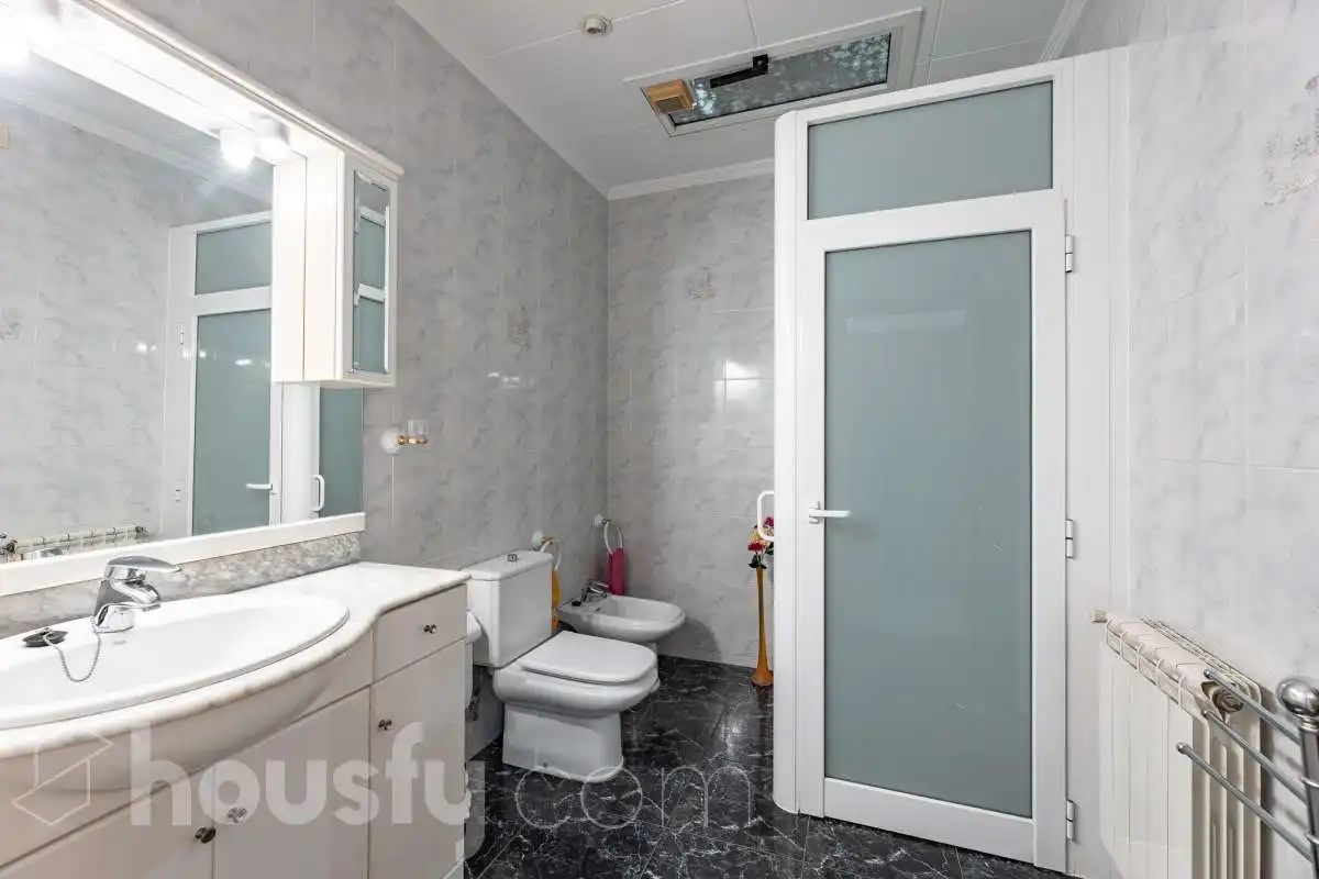 Baño de Casa o chalet en venta en Sabadell con Calefacción, Terraza y Trastero
