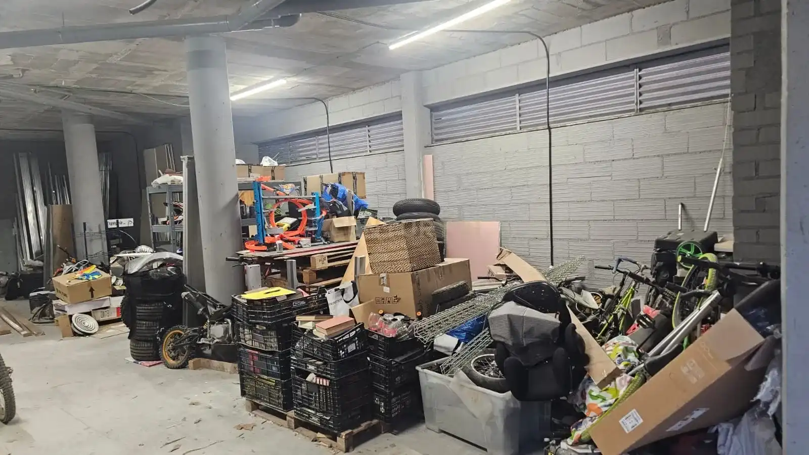 Local comercial en venda a Carrer de Can Murtra, 46, La Florida, Spain, imagen 3