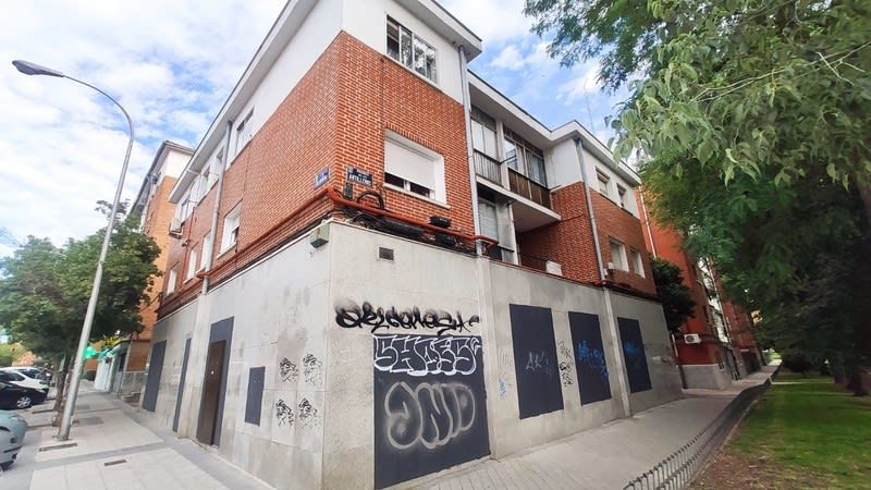 Vista exterior de Local en venta en  Madrid Capital
