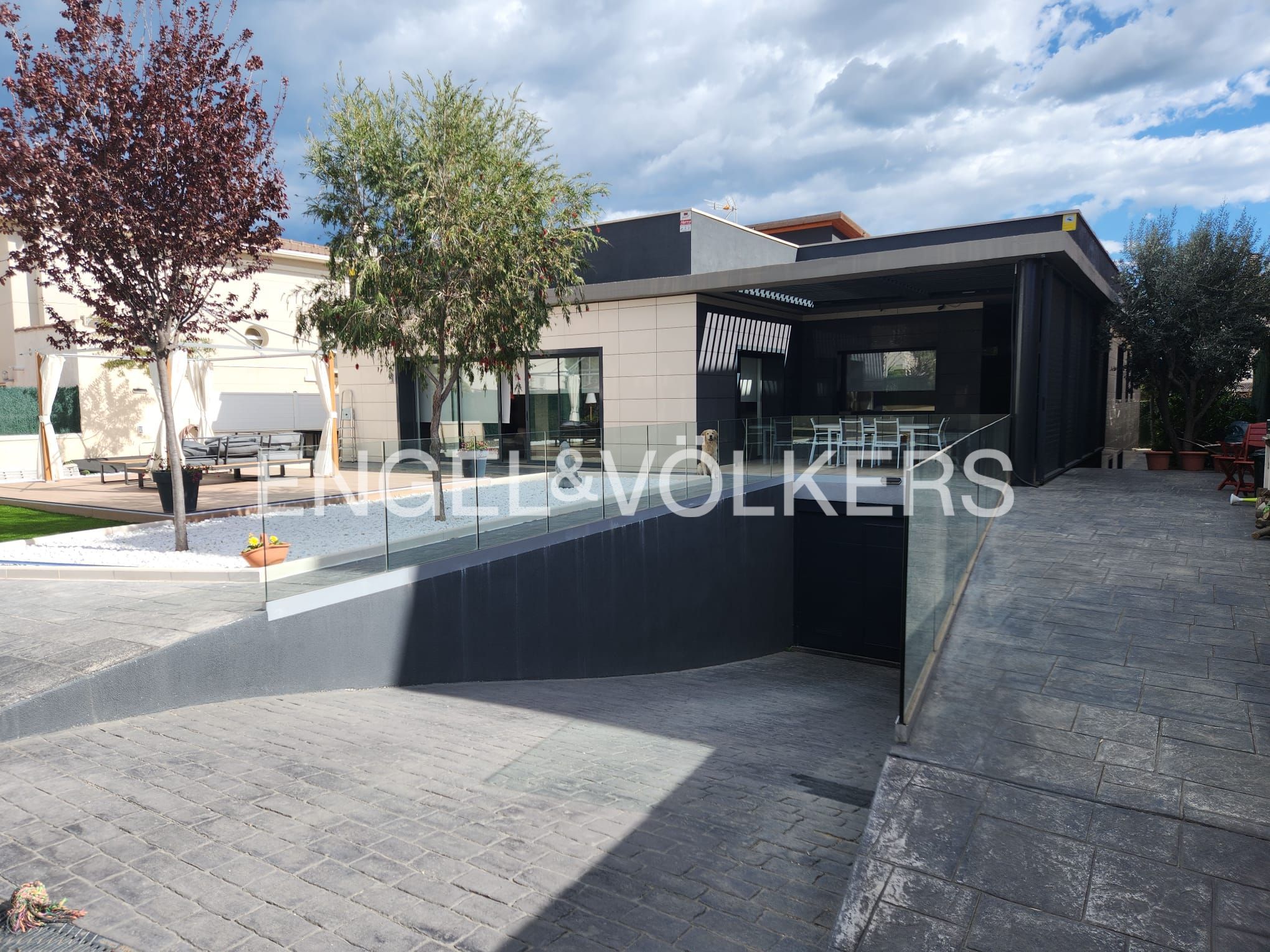 Terrassa de Casa o xalet en venda en Cubelles amb Aire condicionat, Calefacció i Jardí privat