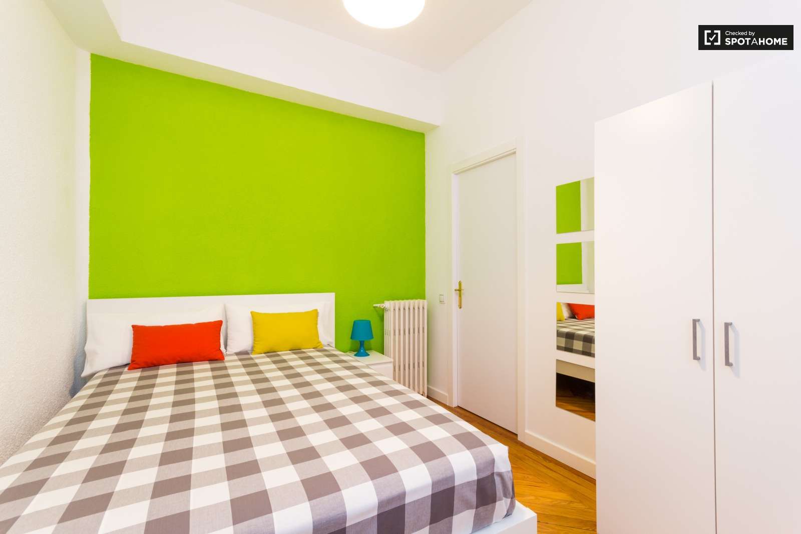 Bedroom of Flat to share in  Madrid Capital  with Air Conditioner, Heating and Terrace