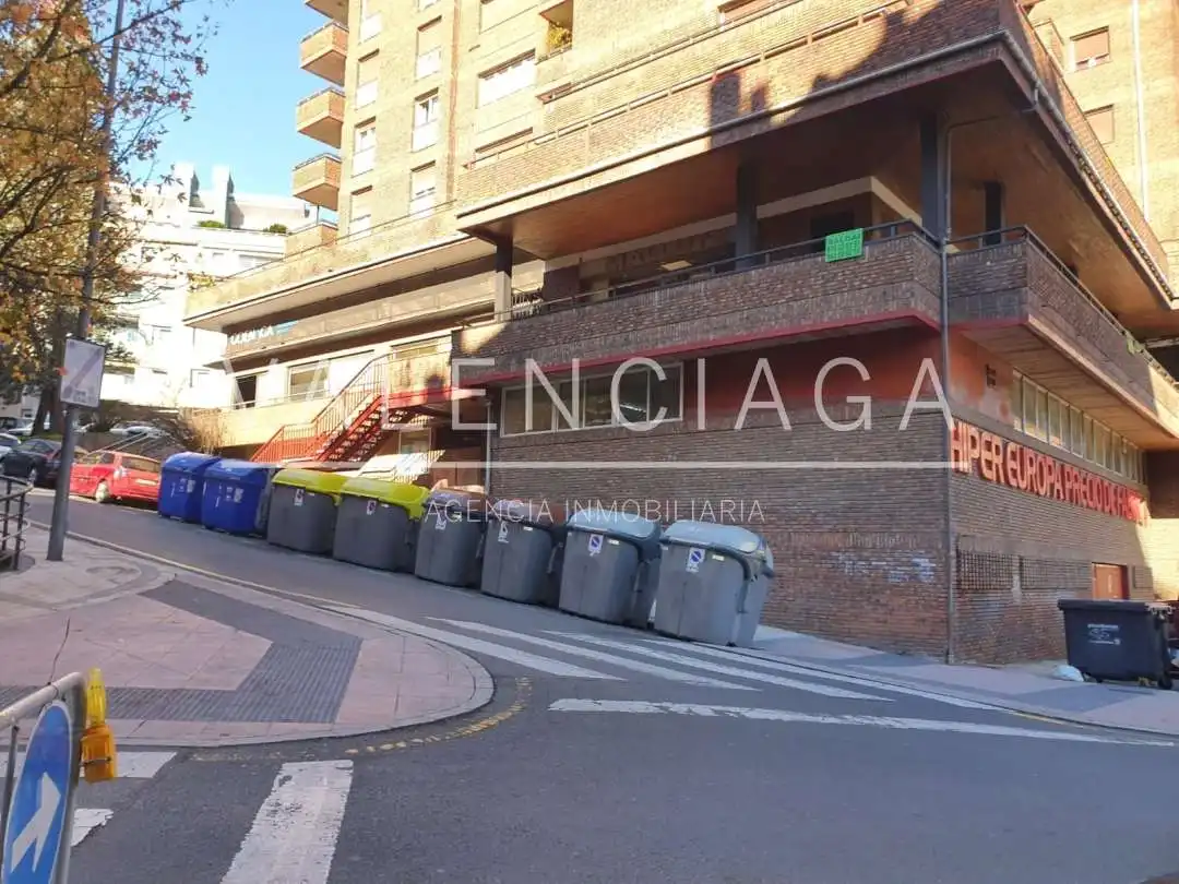 Exterior view of Commercial properties for sale in Beasain  with Air Conditioner
