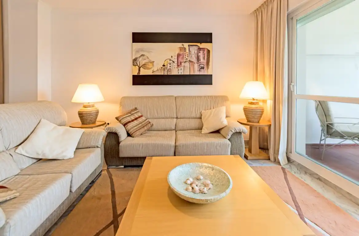 Sala de estar de Apartamento en venta en Marbella con Aire acondicionado, Terraza y Piscina