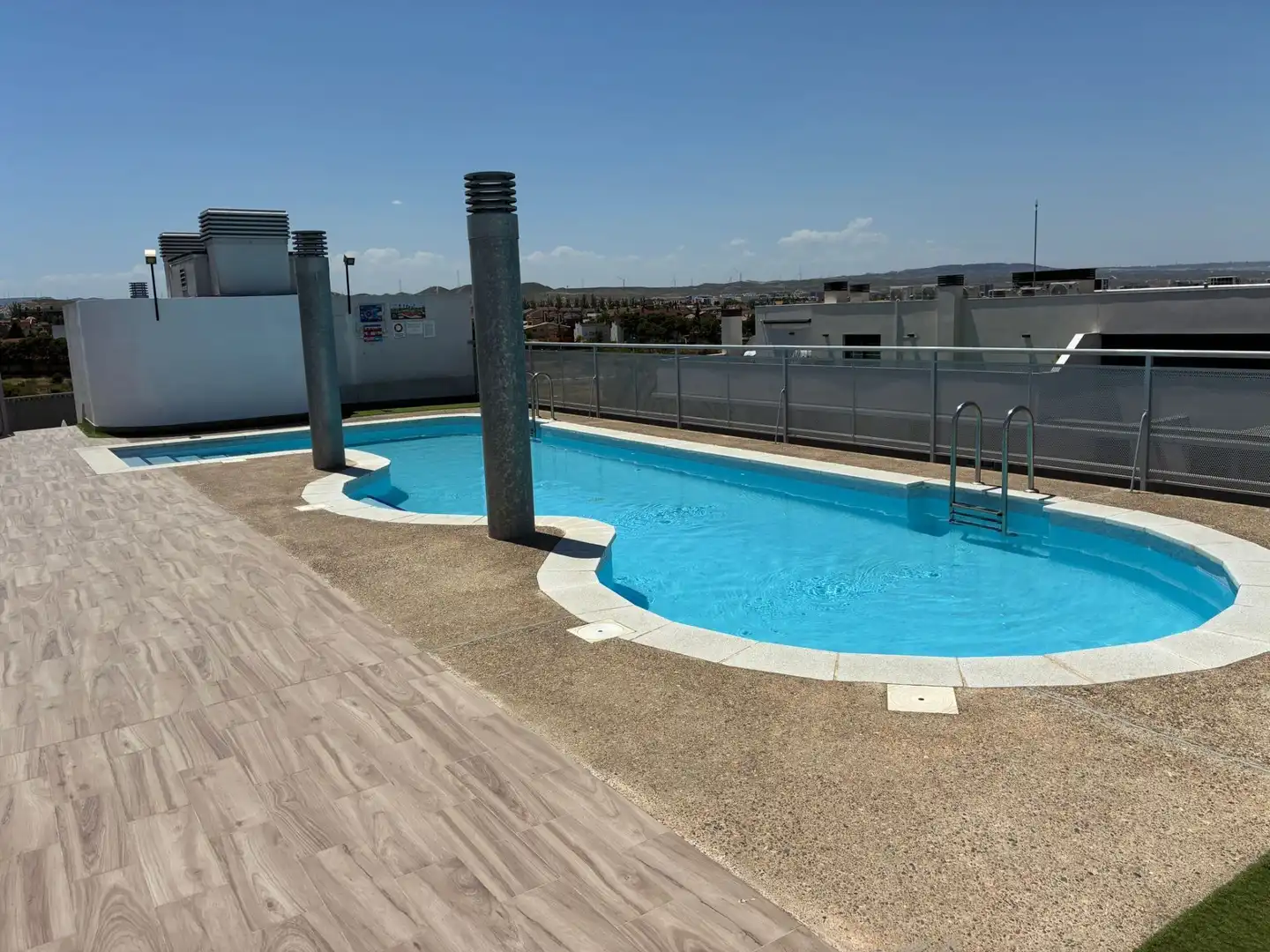 Swimming pool of Flat for sale in Zaragoza  with Air Conditioner, Heating and Terrace